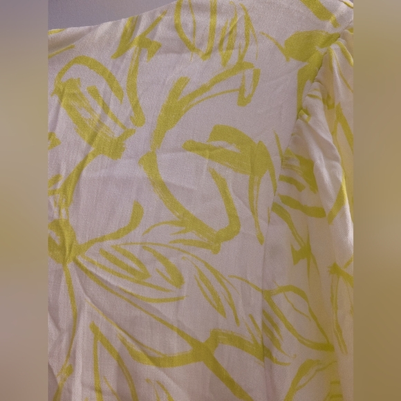 ⚡️Torrid White and Yellow Long Sleeve Pleated Sundress - Picture 10 of 12